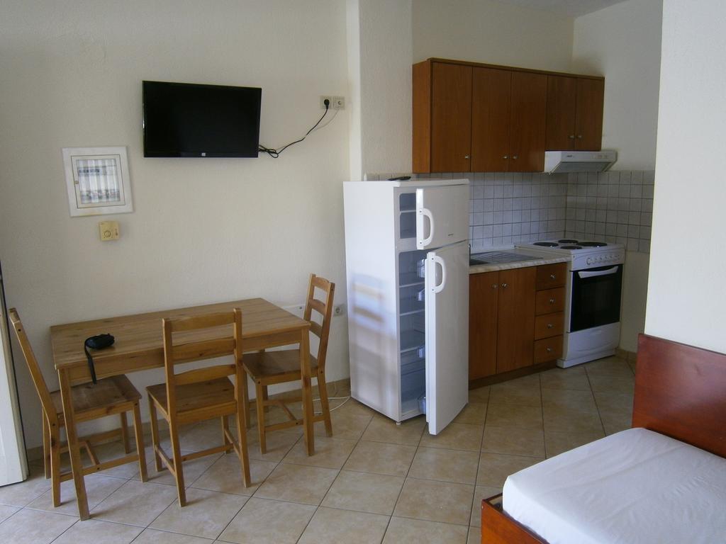 Kiparissis Apartments Kriopigi Exterior foto
